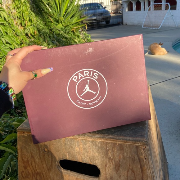 PSG x Air Jordan Retro (SOLD) - Picture 11 of 11